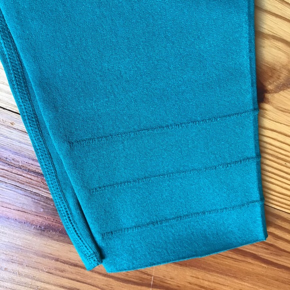 Fabletics Dark Jade SculptKnit Leggings, NWT, L - Picture 11 of 13